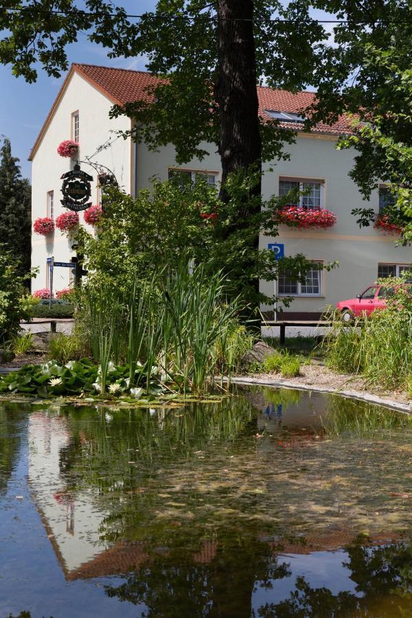 Hotel & Gasthaus Zum Eichenkranz Luckenwalde Exterior photo